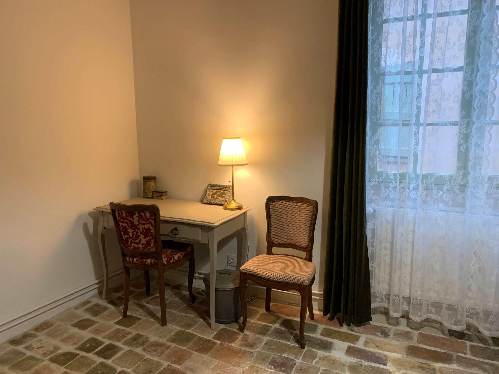 
                                                Location
                                                 Location maison meublée atypique