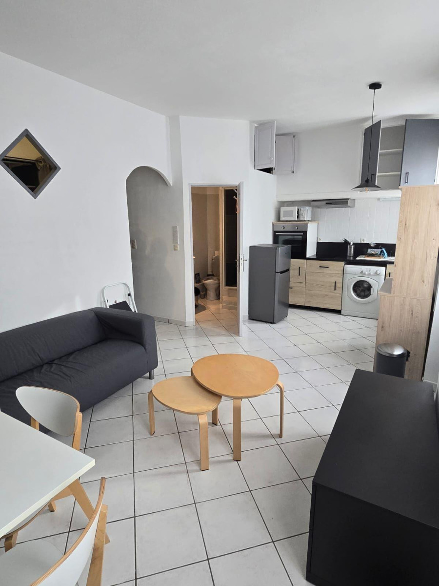 
                                                Location
                                                 Location Meublé Samatan / Endoume 7ème Marseille
