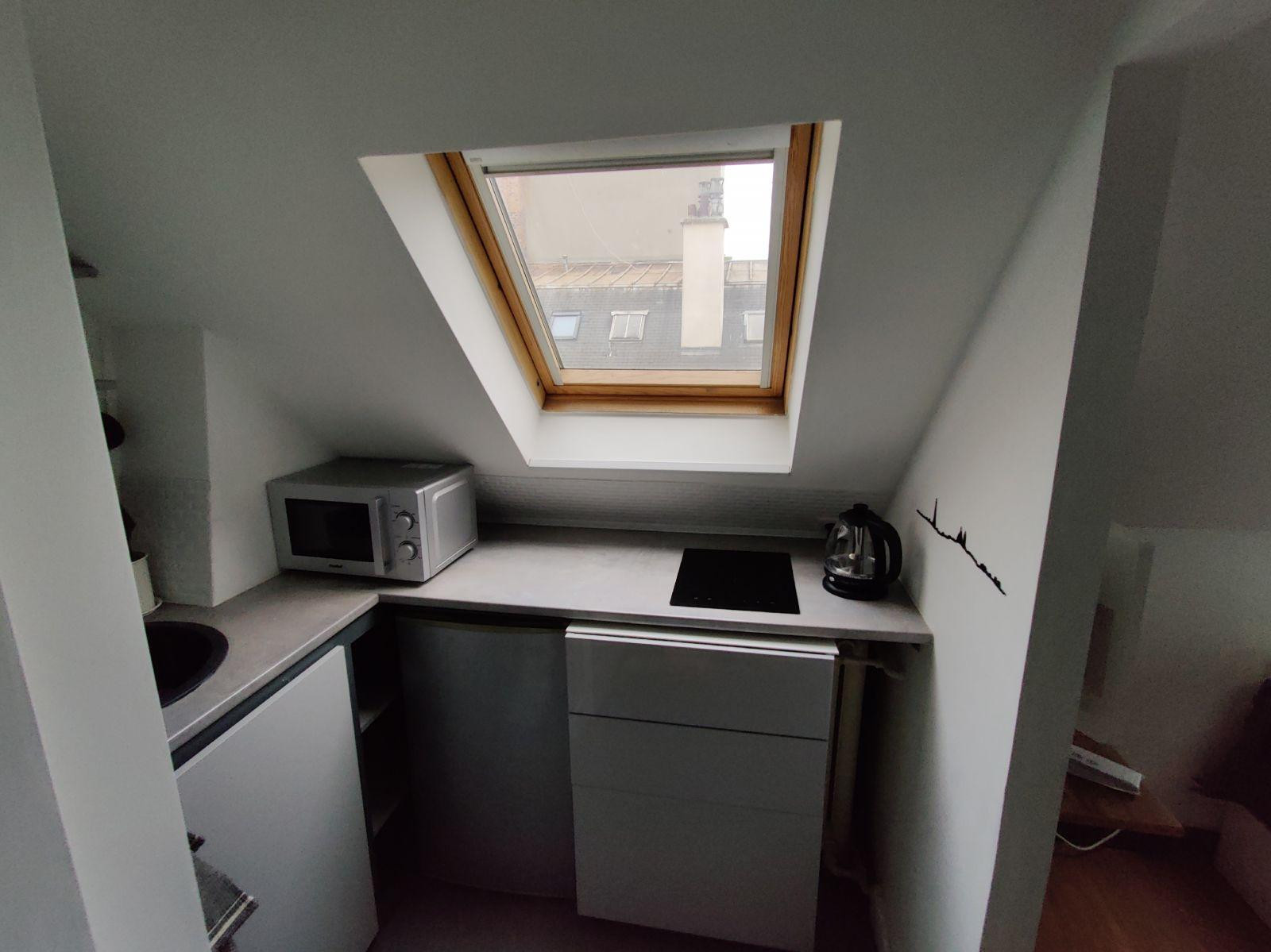 
                                                Location
                                                 Location meublée 13m² - Porte Dauphine/Etoile