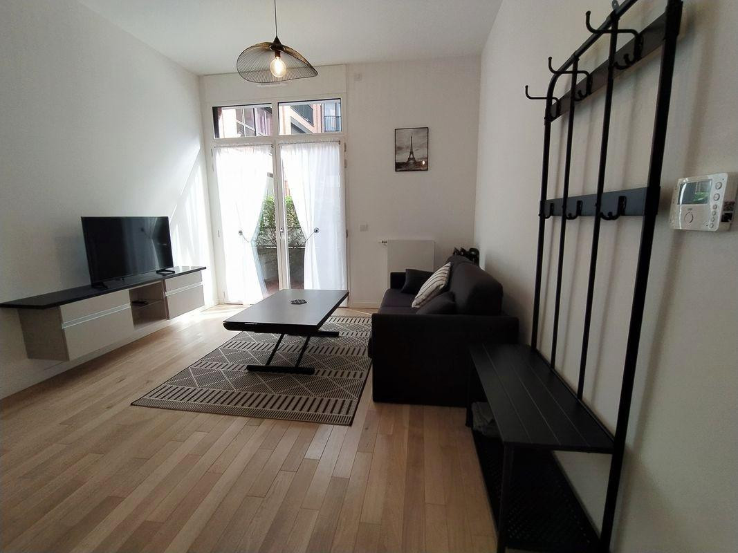 
                                                Location
                                                 Location meublee 2 pieces puteaux