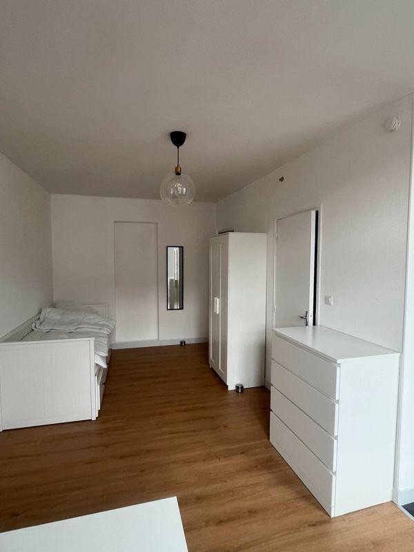 
                                                Location
                                                 Location meublée 25m2  refait à neuf