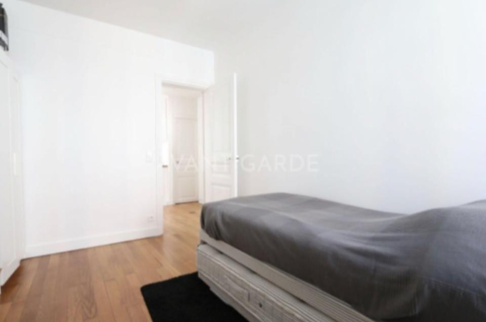 
                                                Location
                                                 Location meublée 3 pièces