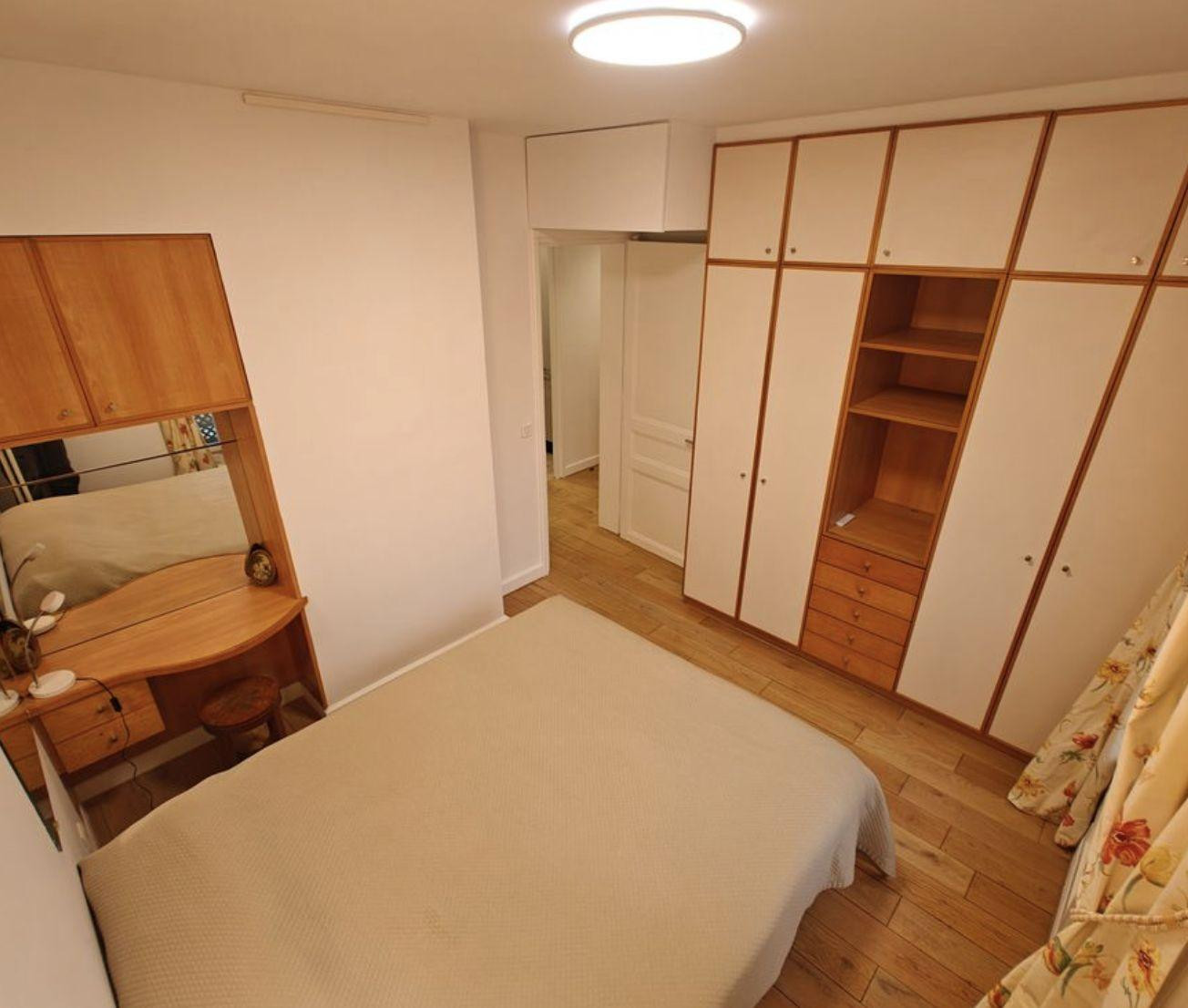 
                                                Location
                                                 Location meublée appartement 2 pieces 21av Hoche