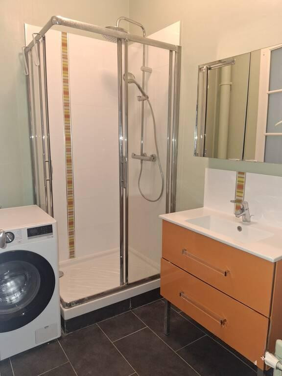 
                                                Location
                                                 Location meublée appartement 2 pièces 32 m²