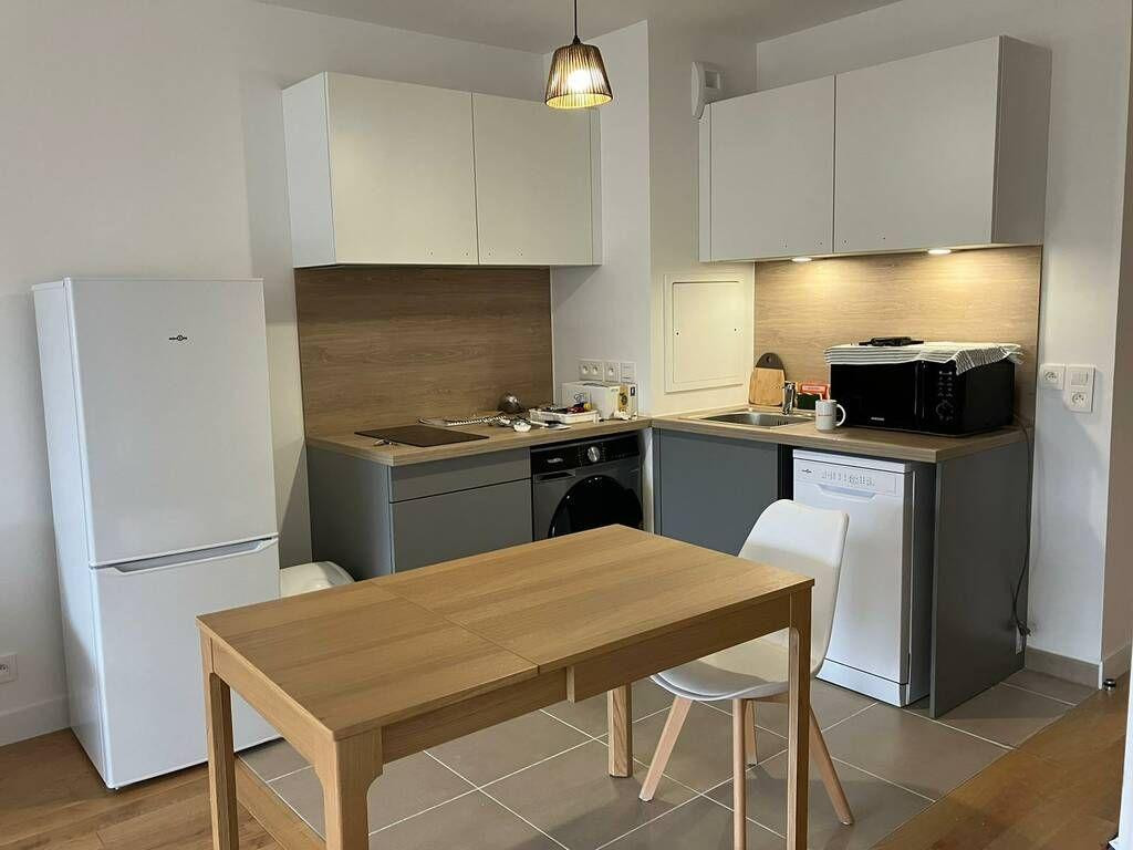 
                                                Location
                                                 Location meublée appartement 2 pièces 40 m²