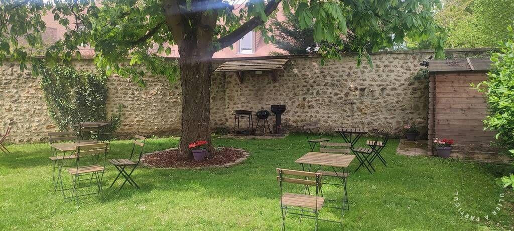 
                                                Location
                                                 Location meublée appartement 3 pièces 63 m²