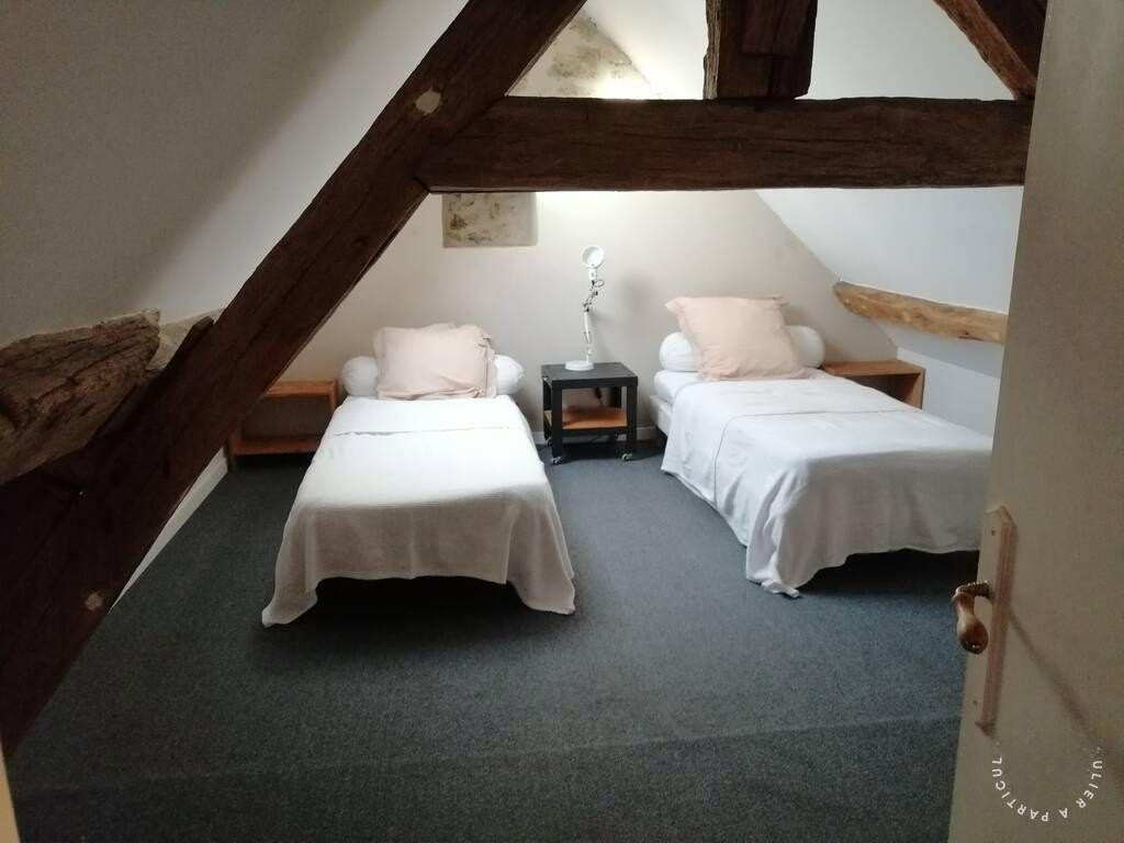 
                                                Location
                                                 Location meublée appartement 3 pièces 63 m²