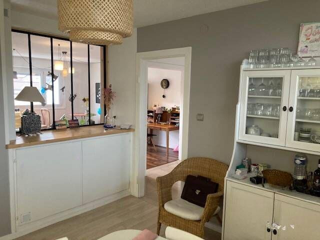 
                                                Location
                                                 Location meublée appartement 3 pièces 73 m²