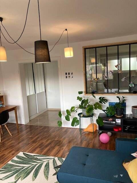 
                                                Location
                                                 Location meublée appartement 3 pièces 73 m²