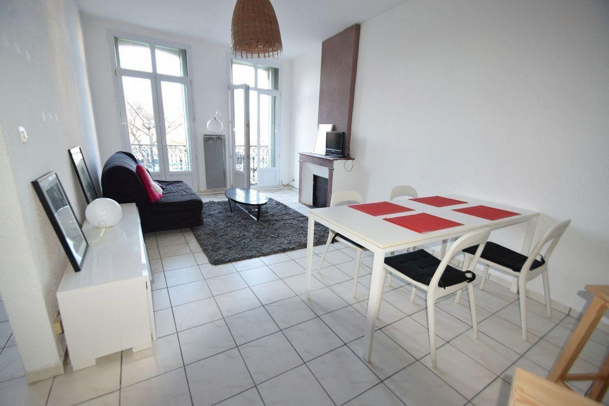 
                                                Location
                                                 Location meublée, appartement T3 de 60.65m²