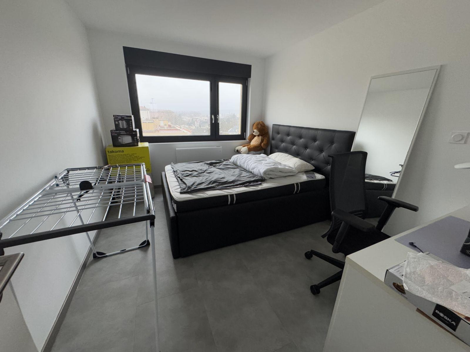 
                                                Location
                                                 Location meublée appartement T3 rénové