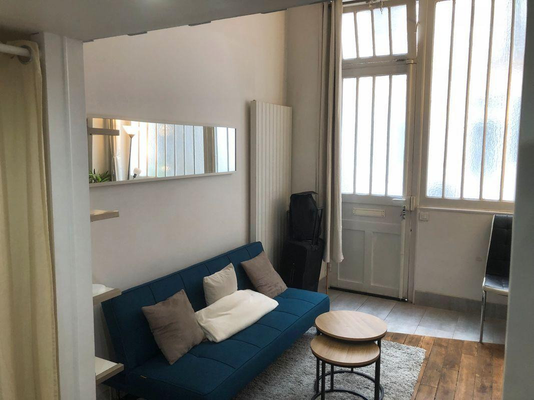 
                                                Location
                                                 Location meublée au cœur des Batignolles de 28 m²
