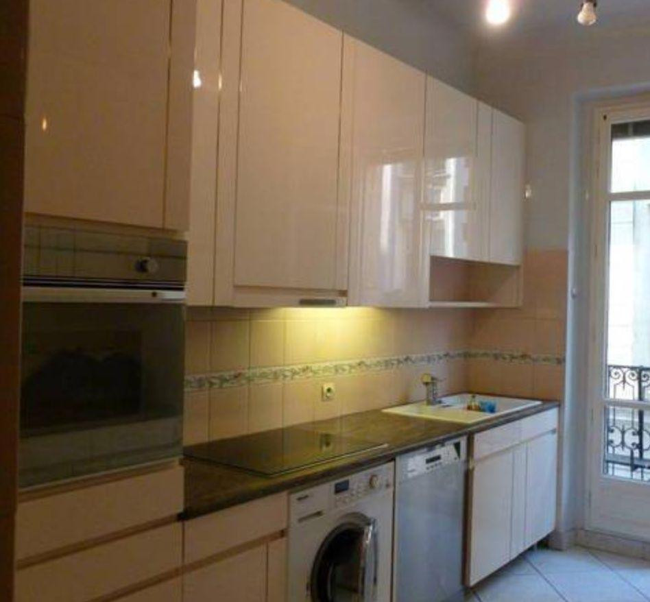 
                                                Colocation
                                                 Location meublée chambre 15 m² Paris 16E