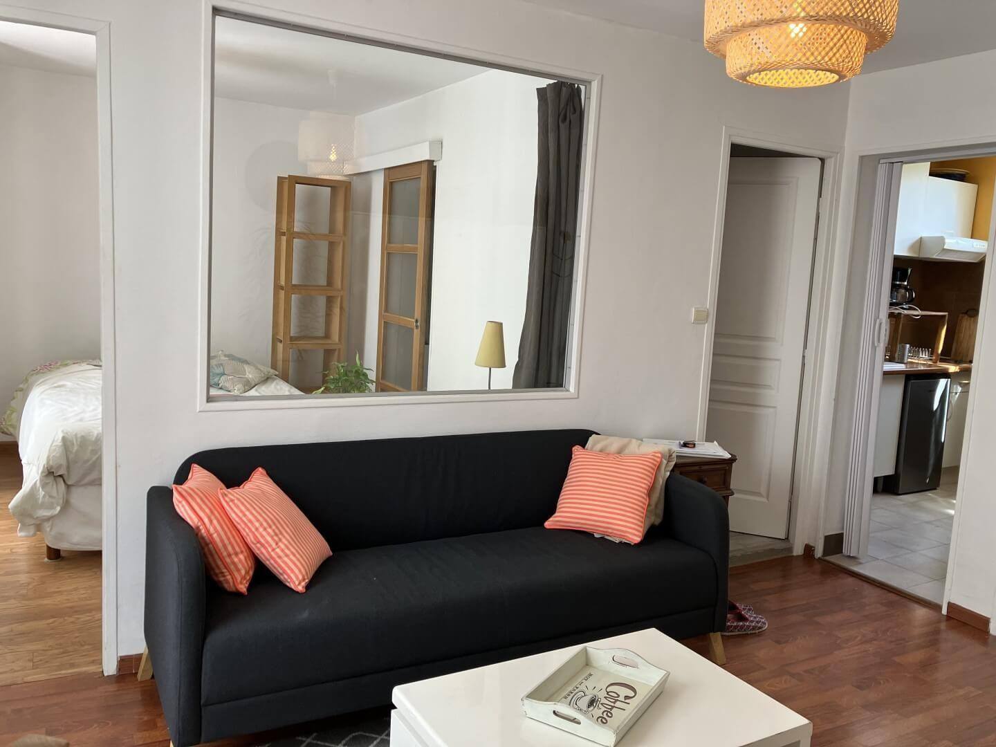 
                                                Location
                                                 Location meublée d'un beau 2 pièces 32 m²