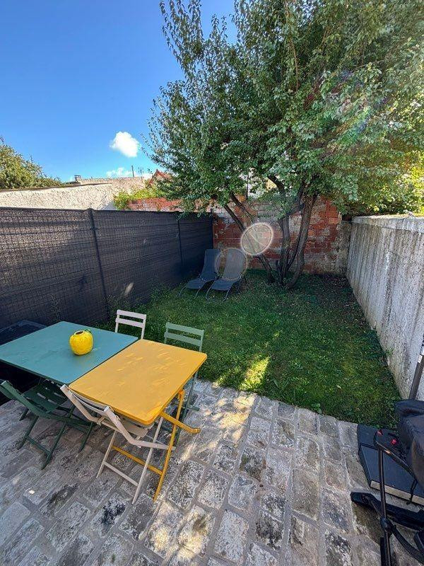
                                                Location
                                                 Location Meublée F1 Saint-Maur 30m2 - Adamville