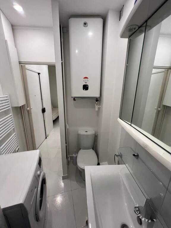 
                                                Colocation
                                                 Location meublée studio 16 m² Paris 9E