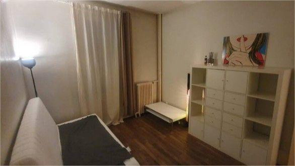 
                                                Location
                                                 Location meublée studio 23,79 m² Paris 20E (75020)
