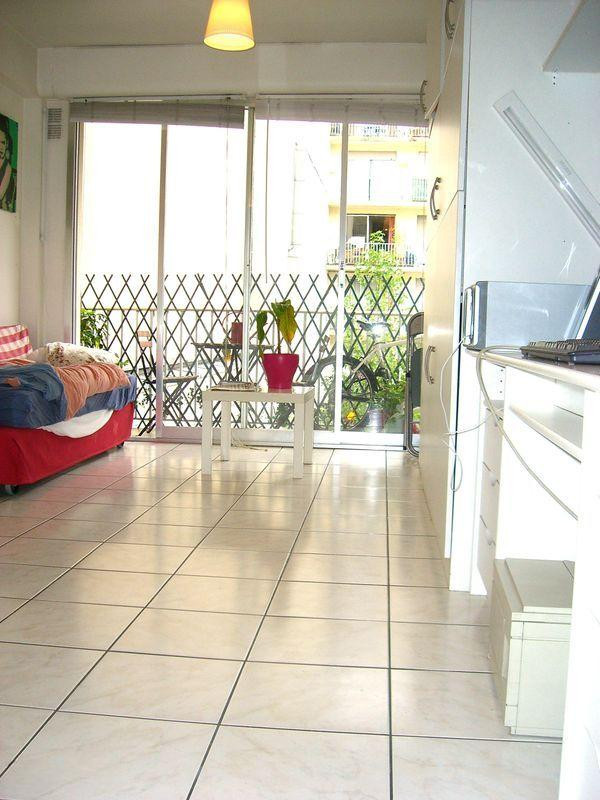 
                                                Location
                                                 Location meublée studio 26 m² Paris 16