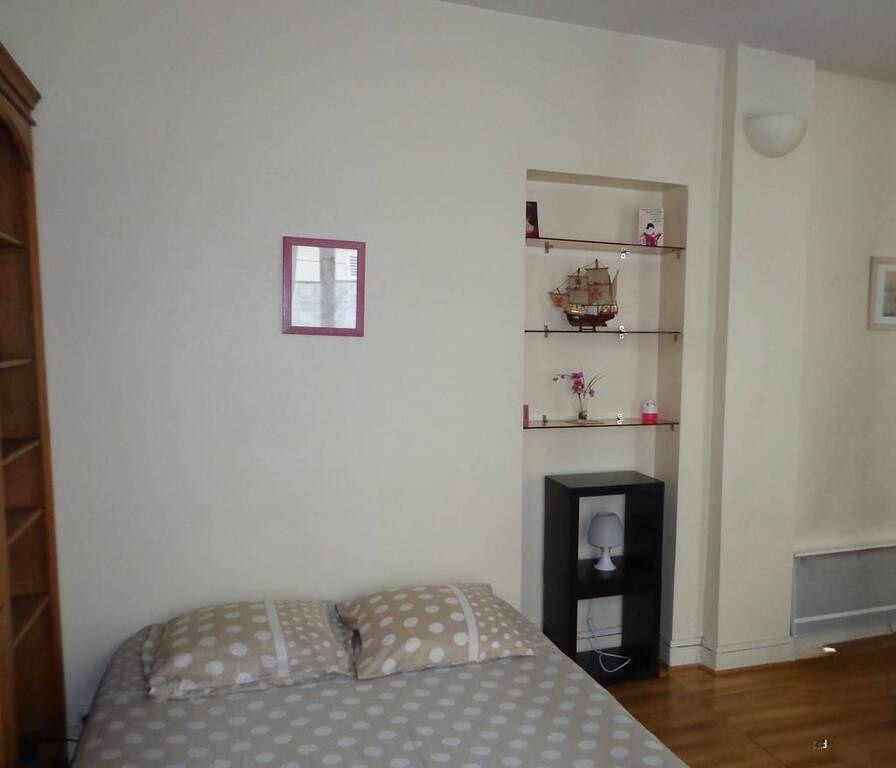 
                                                Colocation
                                                 Location meublée studio 30 m² Paris 14E (75014)