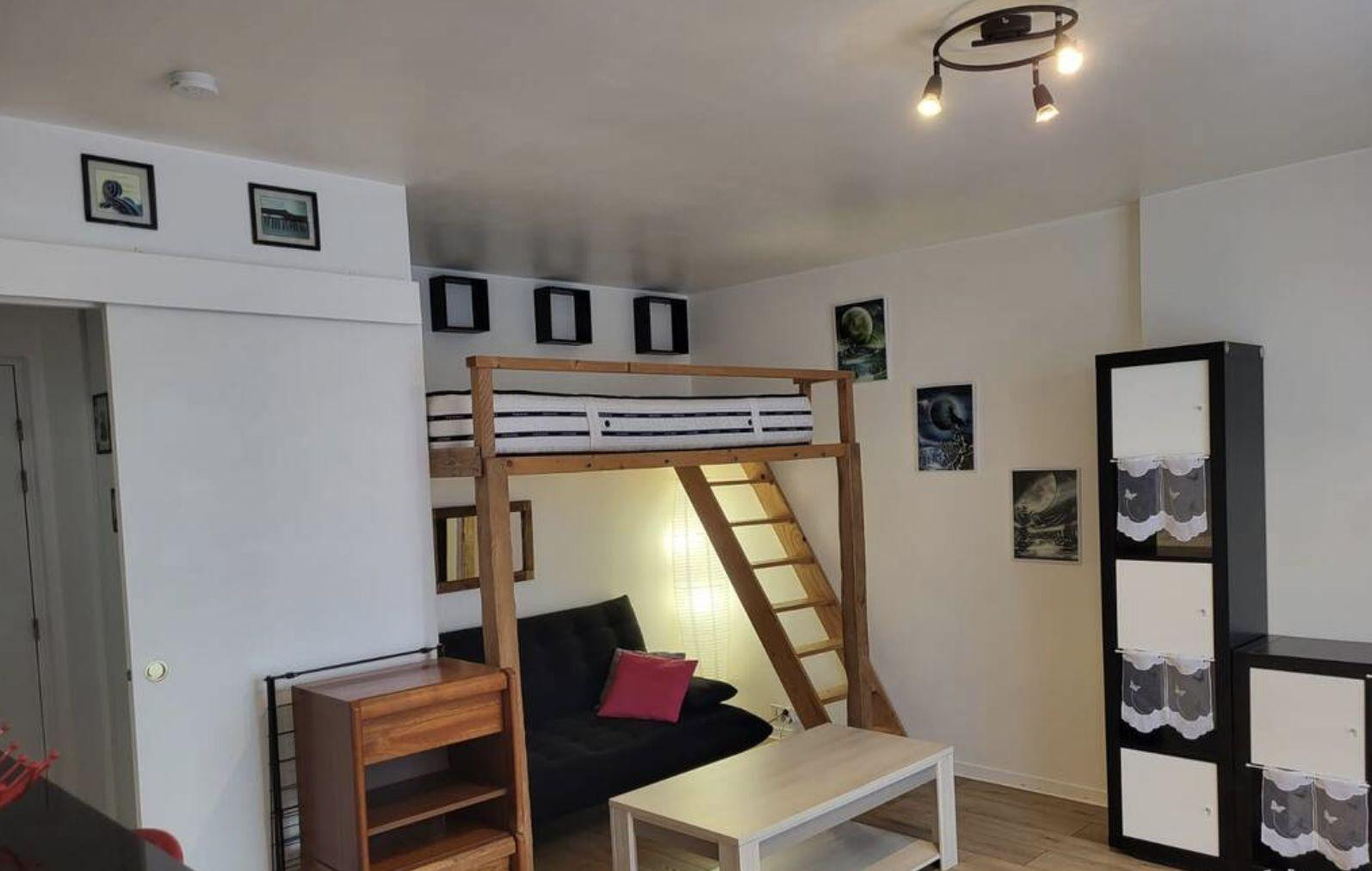 
                                                Location
                                                 Location meublée studio 32 m²