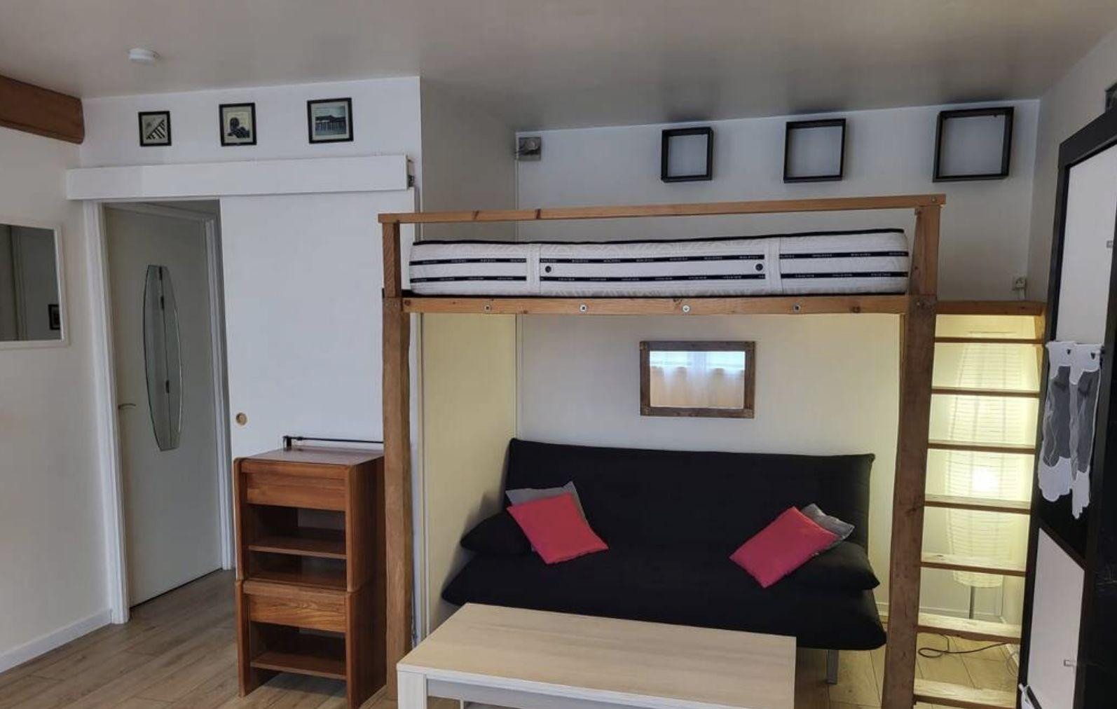 
                                                Location
                                                 Location meublée studio 32 m²