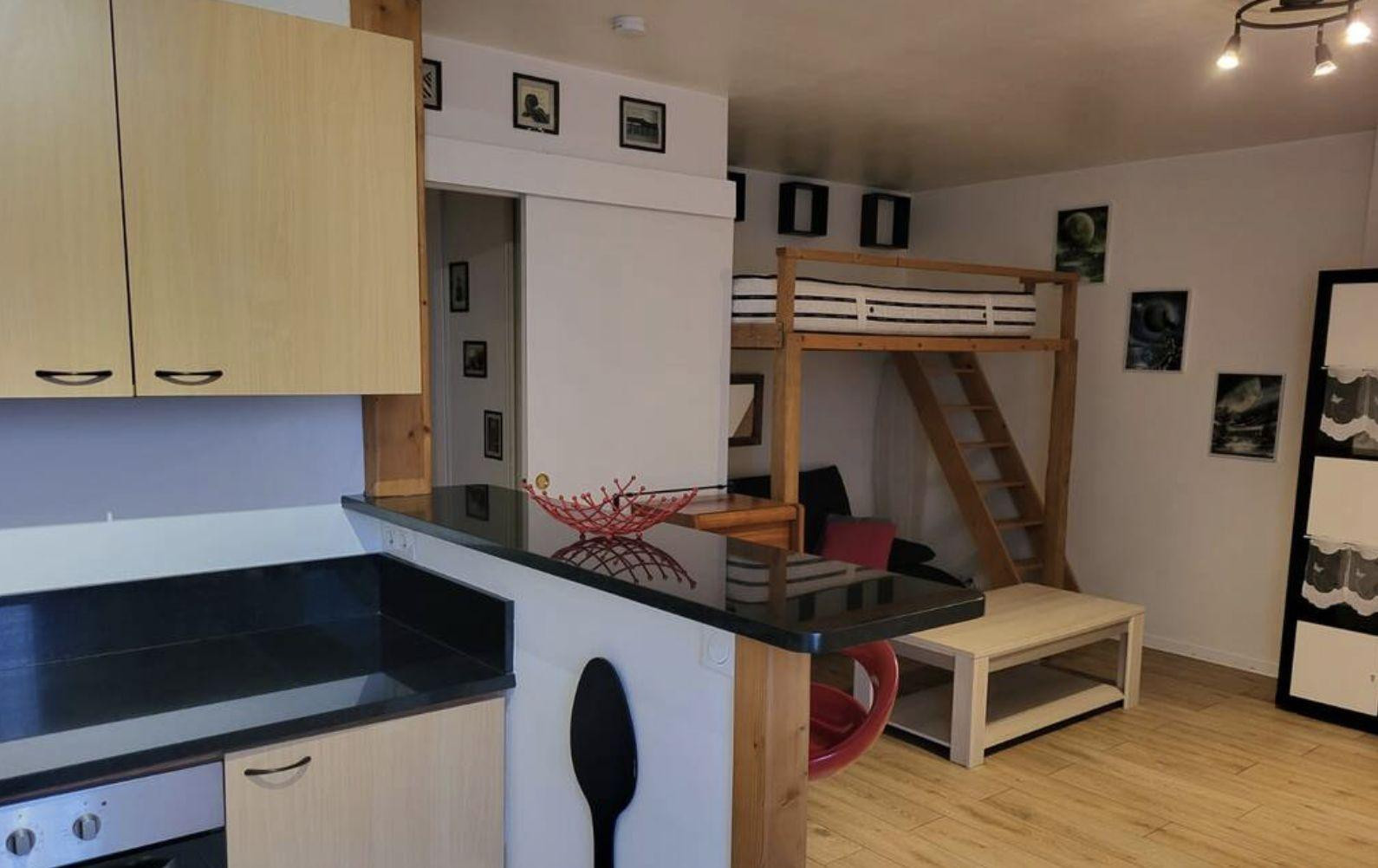 
                                                Location
                                                 Location meublée studio 32 m²