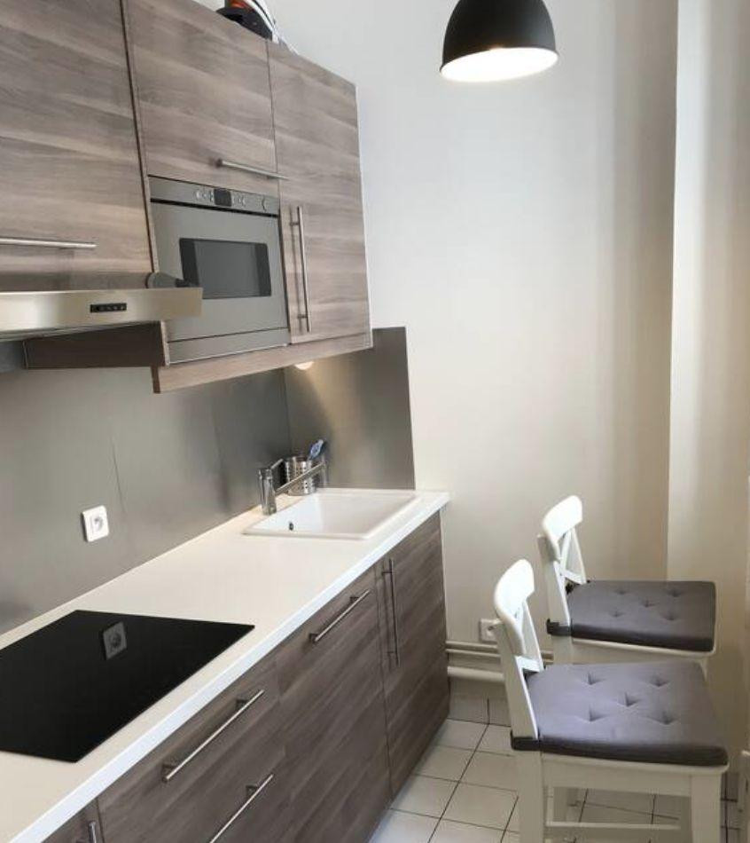 
                                                Location
                                                 Location meublée studio 40 m² Paris 7E