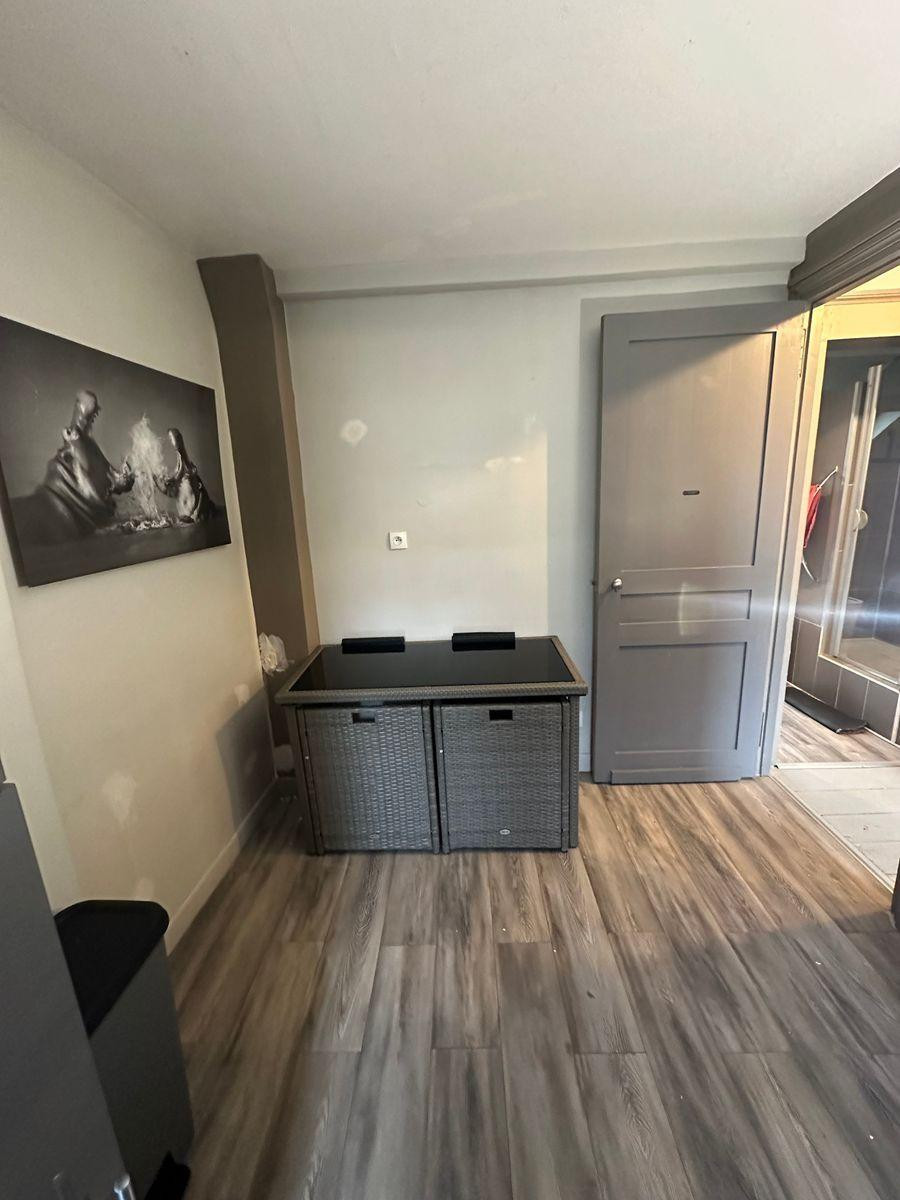 
                                                Location
                                                 LOCATION MEUBLÉE toutes charges comprises