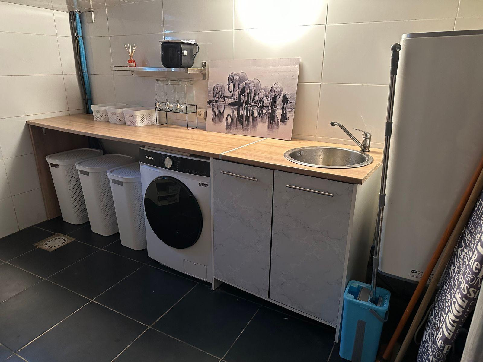 
                                                Location
                                                 LOCATION MEUBLÉE toutes charges comprises