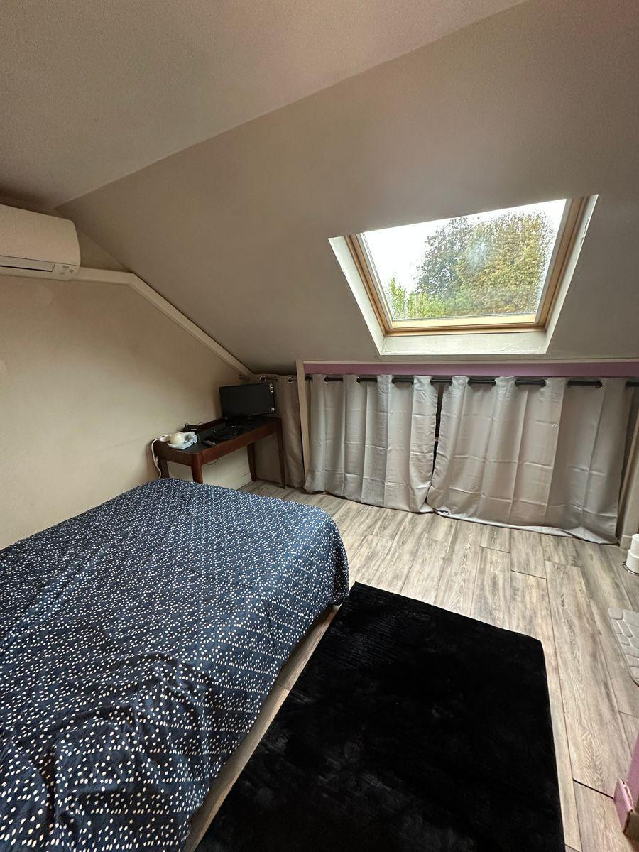 
                                                Location
                                                 LOCATION MEUBLÉE toutes charges comprises