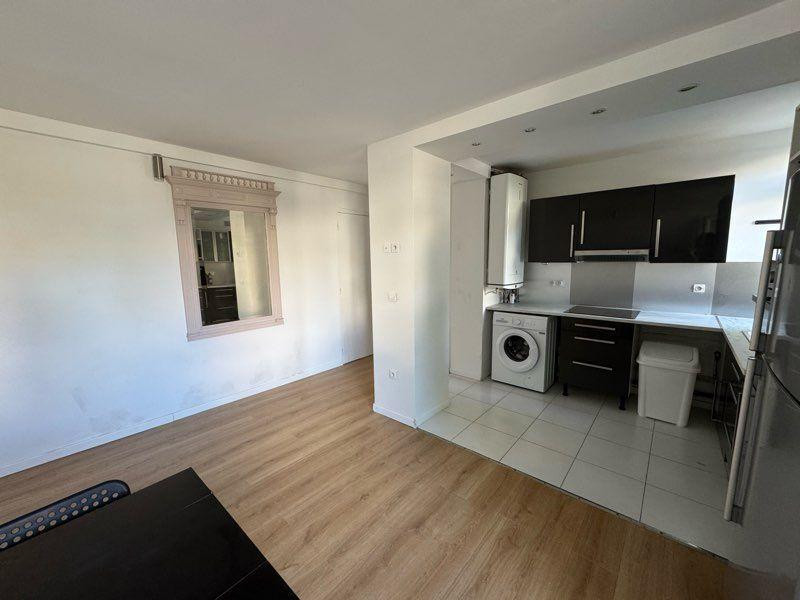
                                                Location
                                                 Location St Cloud 4 pièces donc 3 chambres