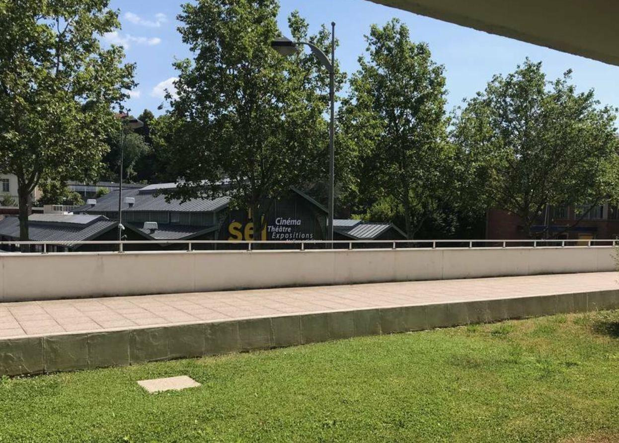 
                                                Location
                                                 Location studio 17 m² Sevres