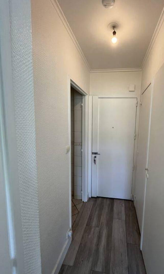 
                                                Location
                                                 Location studio 17 m² Sevres
