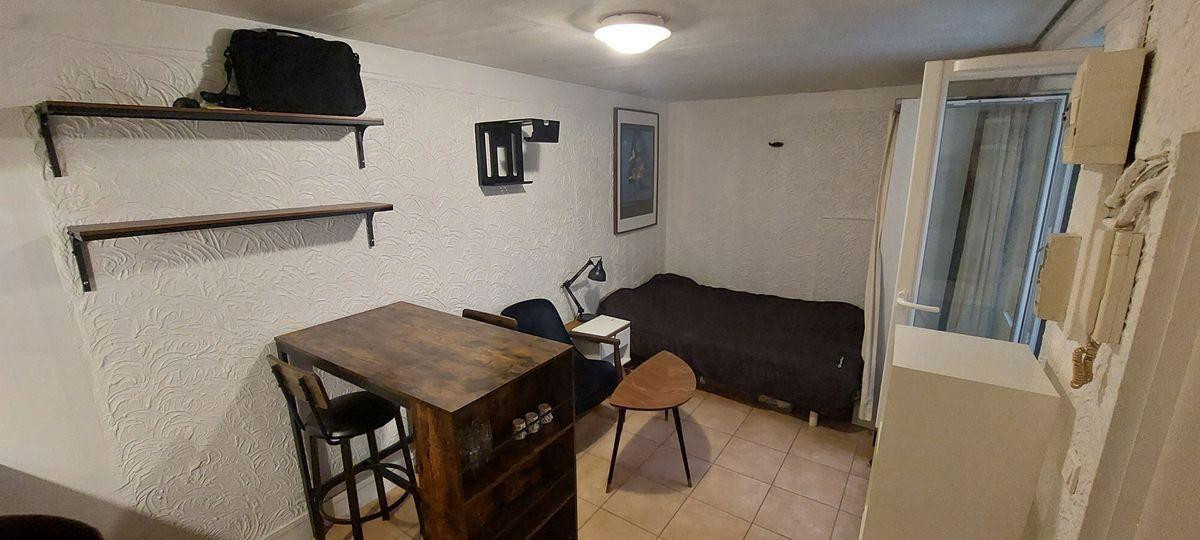 
                                                Location
                                                 Location studio 17m2 Paris 2