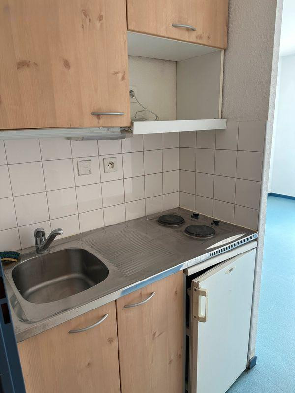 
                                                Location
                                                 Location studio 20 m2, Lyon 8è