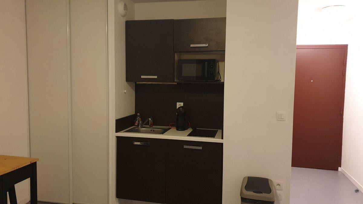 
                                                Location
                                                 Location studio 24m²