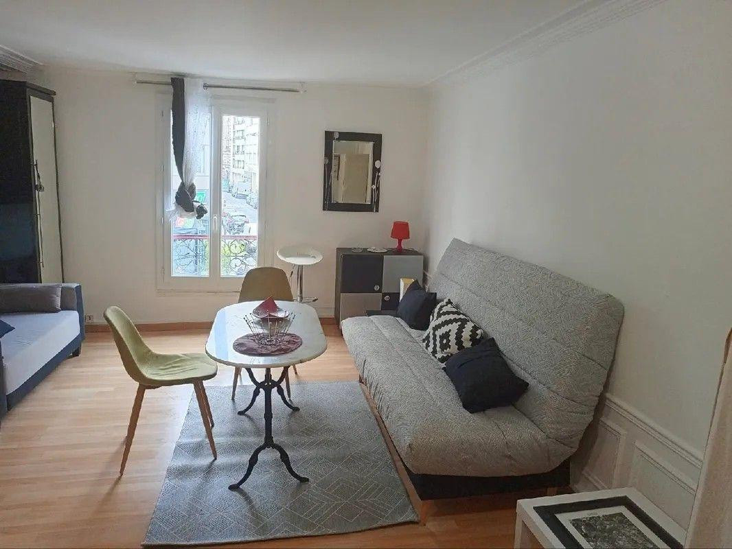 
                                                Location
                                                 Location studio 28m² Paris