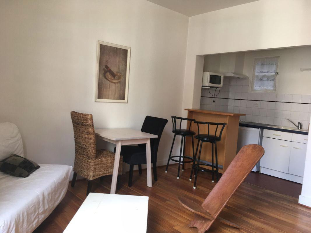 
                                                Location
                                                 Location studio 30m² bd Baille