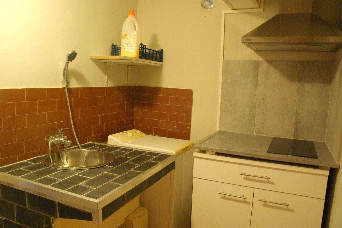 
                                                Location
                                                 Location studio