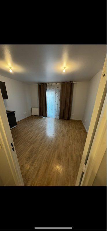 
                                                Location
                                                 Location studio