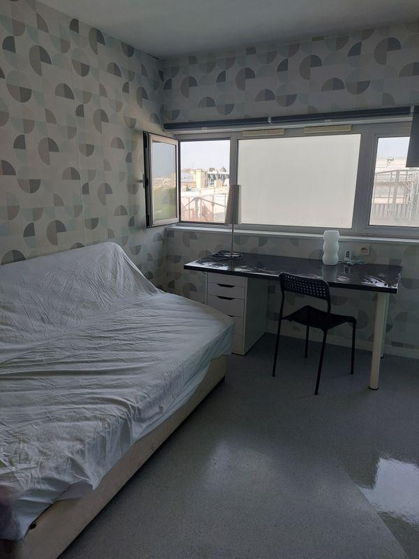 
                                                Location
                                                 Location studio