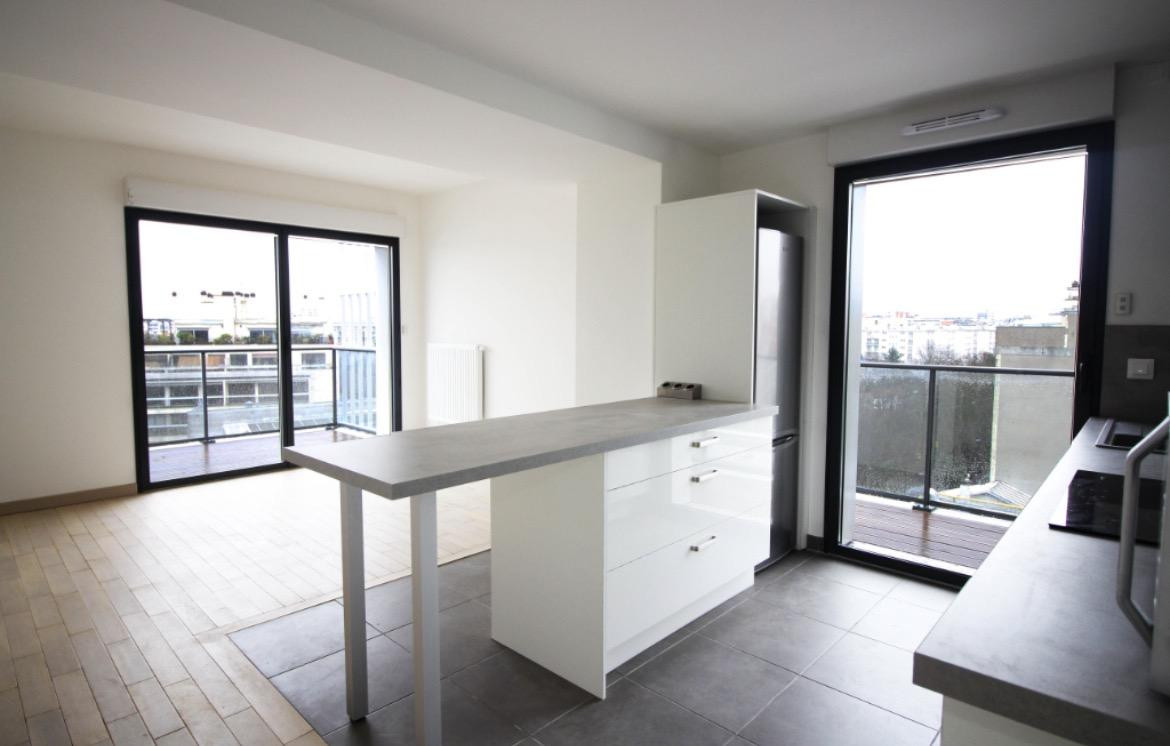 
                                                Location
                                                 LOCATION STUDIO