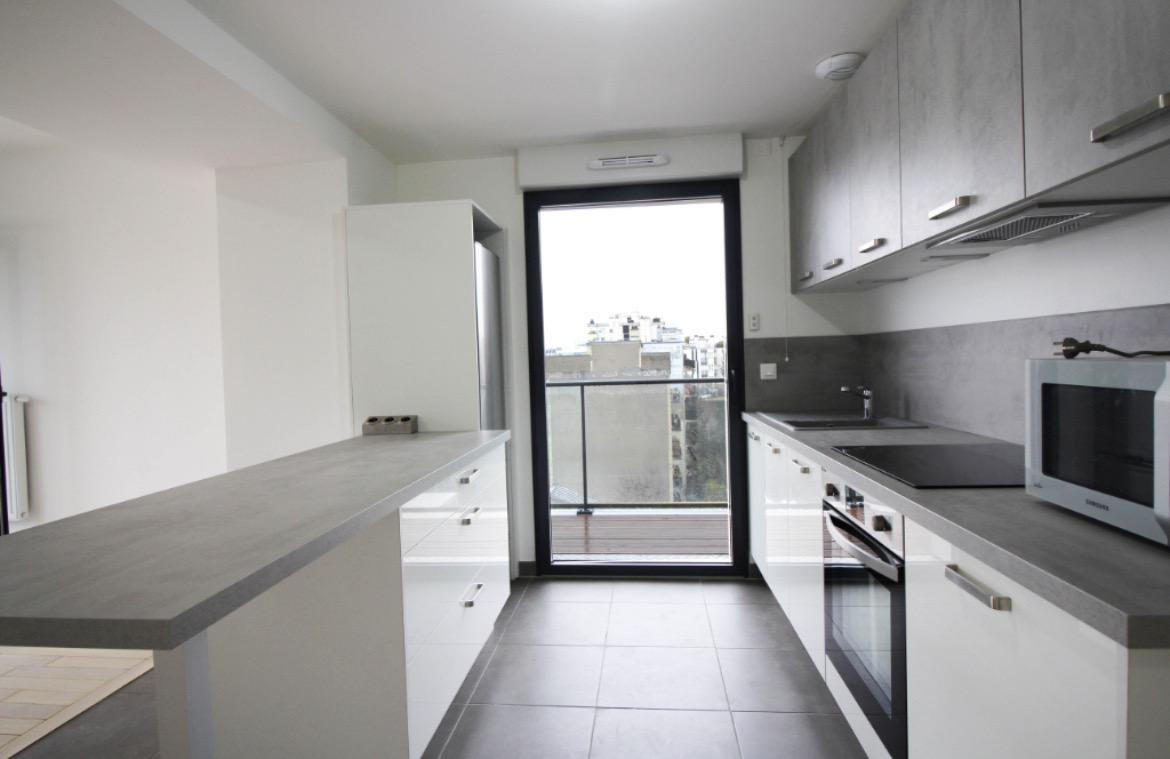 
                                                Location
                                                 LOCATION STUDIO