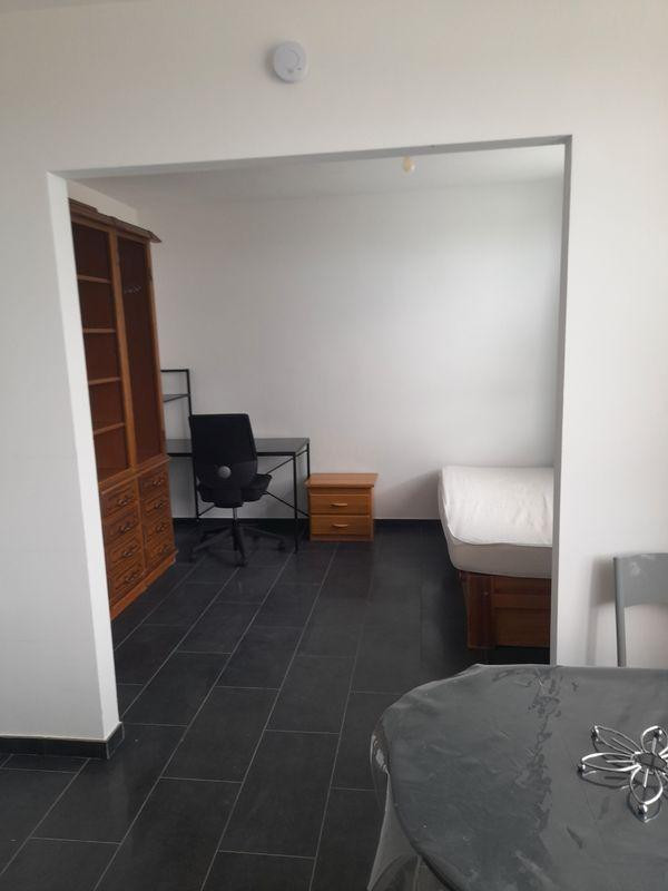 
                                                Location
                                                 Location studio