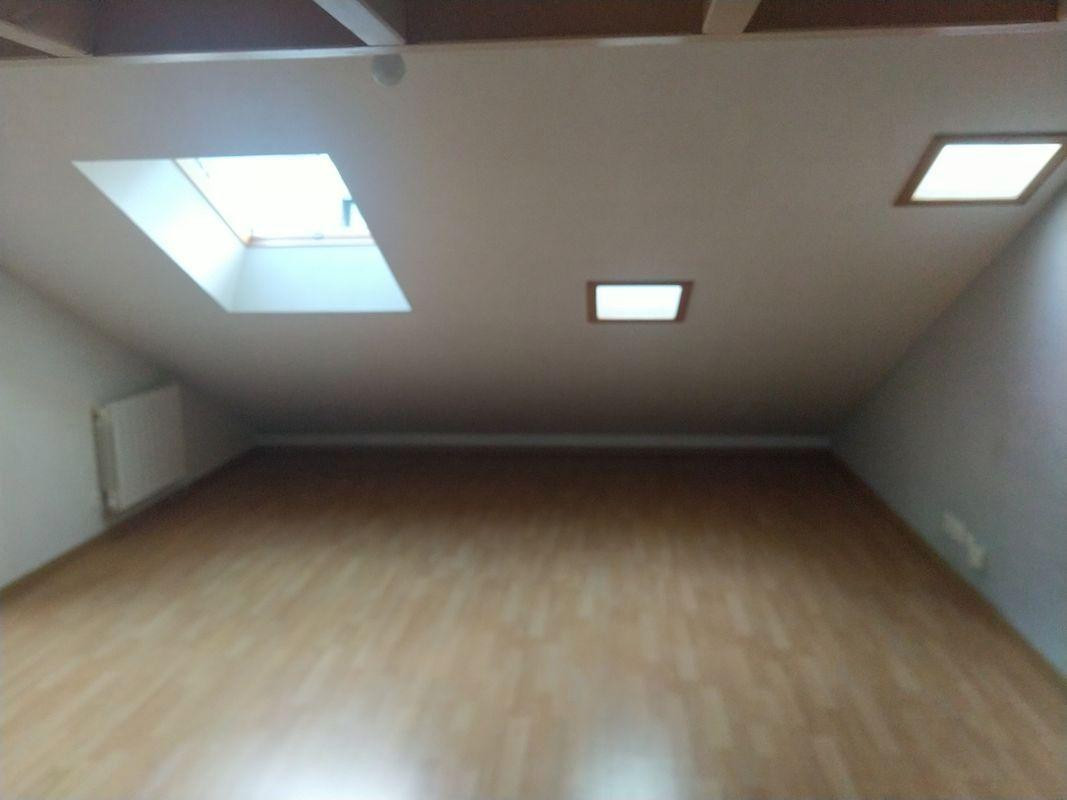 
                                                Location
                                                 Location Studio avec Mezzanine - hyper centre Nant