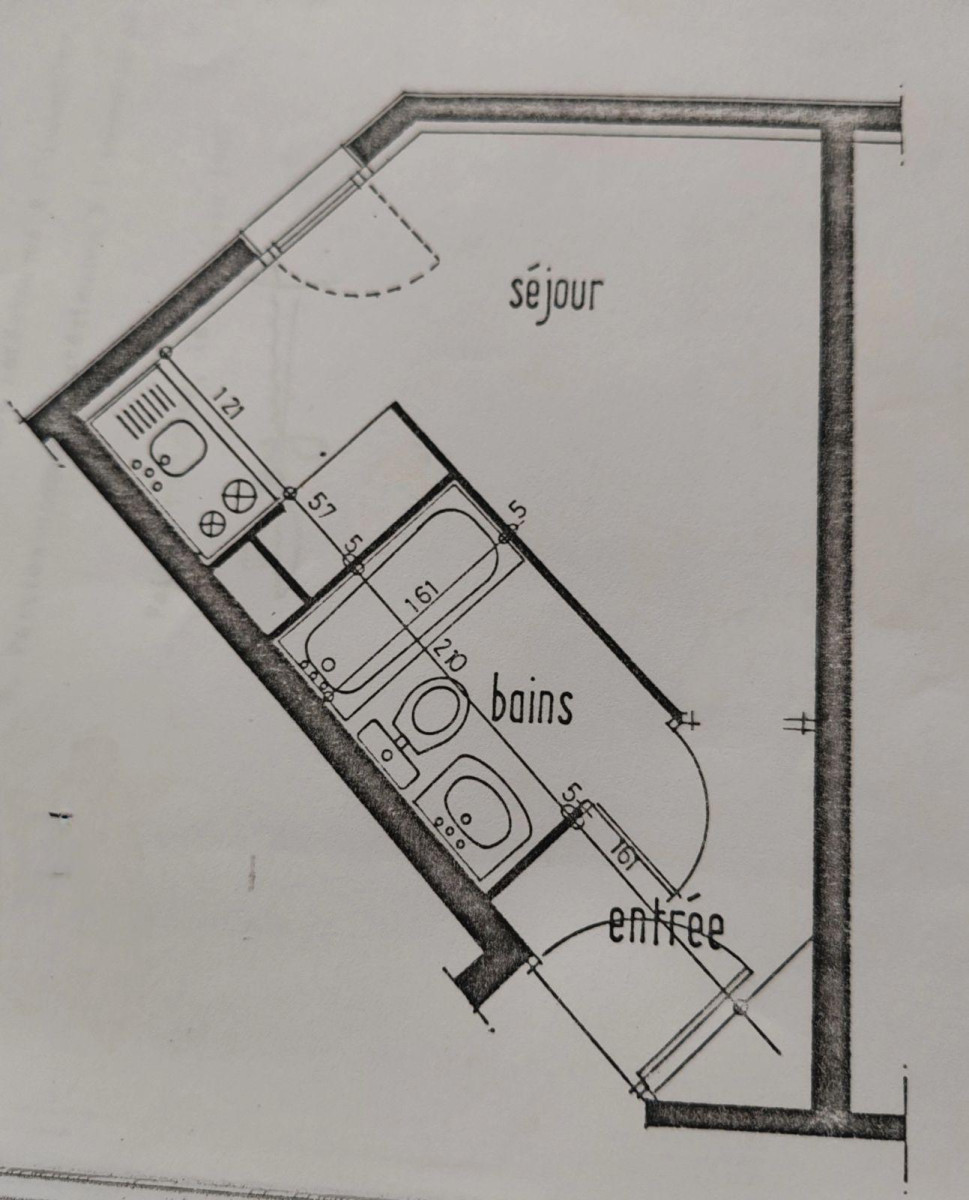 
                                                Location
                                                 Location studio étudiant 450€ , 31400 Toulouse