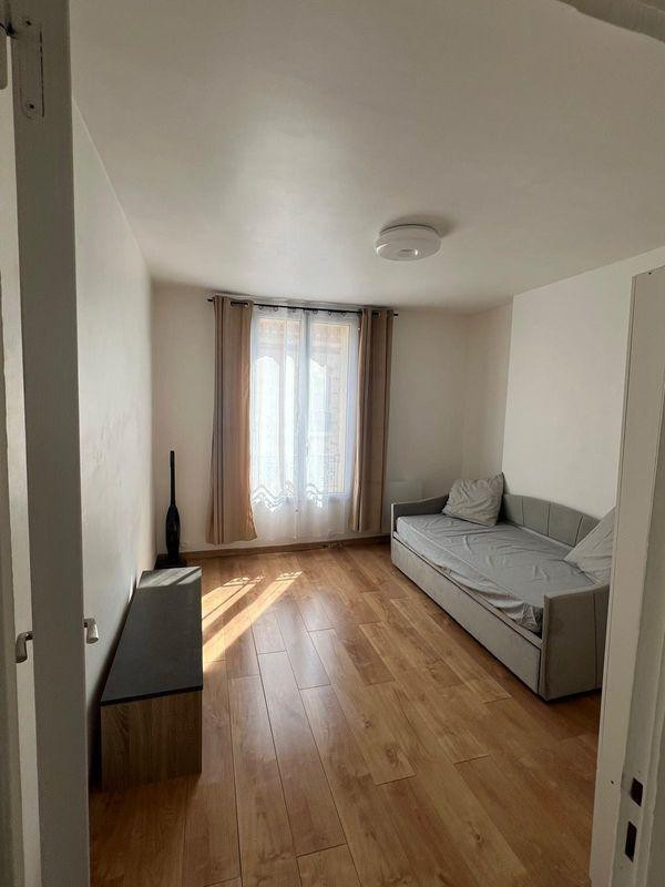 
                                                Location
                                                 Location studio Ivry sur Seine