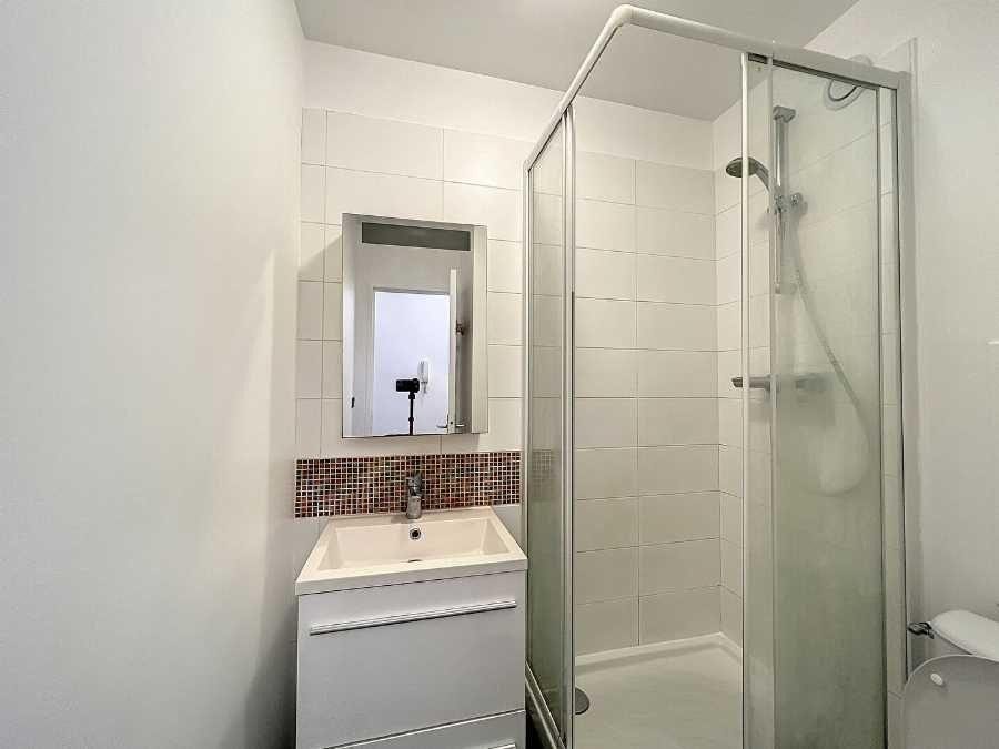 
                                                Location
                                                 Location studio Lyon 7 quartier Debourg