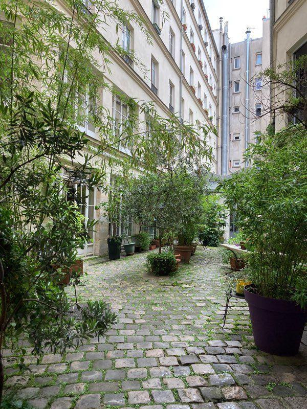 
                                                Location
                                                 Location studio meublé 18.5m2 - Paris 10ème