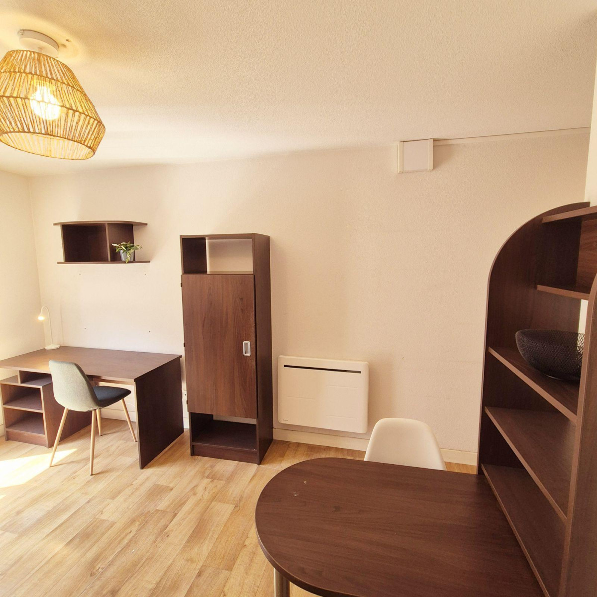
                                                Location
                                                 Location studio meublé 21m2 - Marseille St-Charles